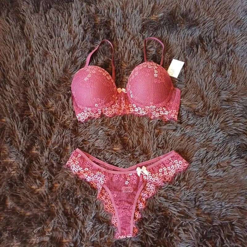 Imagem da campanha 100 reais em lingeries ou 100 reais no pix