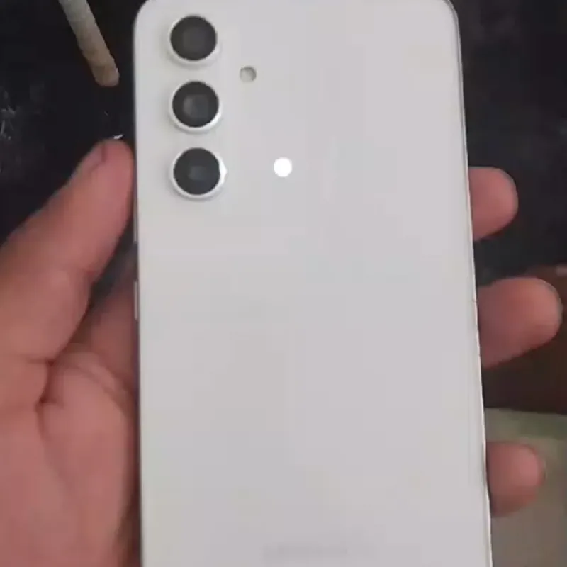 Imagem da campanha Galaxy A54 5G A prova de água