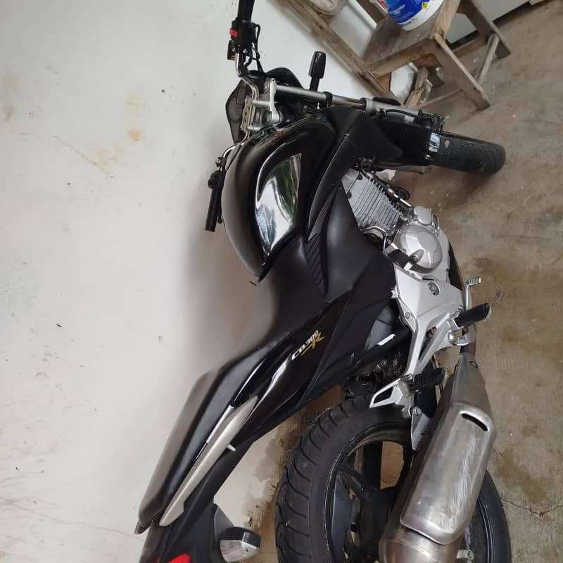 Imagem da campanha Cb300