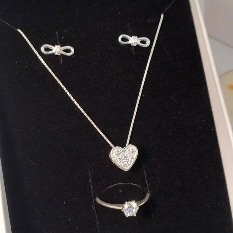 Imagem da campanha Ação entre amigos, vamos ajudar a reconstruir o lar da famílias Eberhardt.