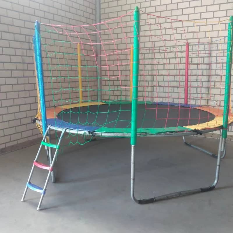 Imagem da campanha Aluguel de uma cama elástica para uma semana nas férias de julho.