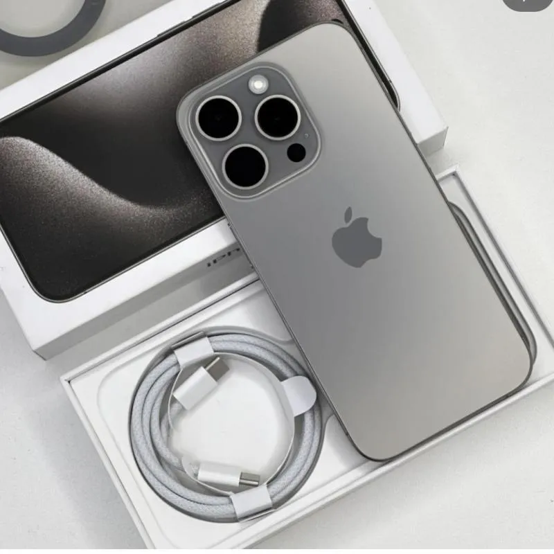 Imagem da campanha iPhone 15pro Max lacrado