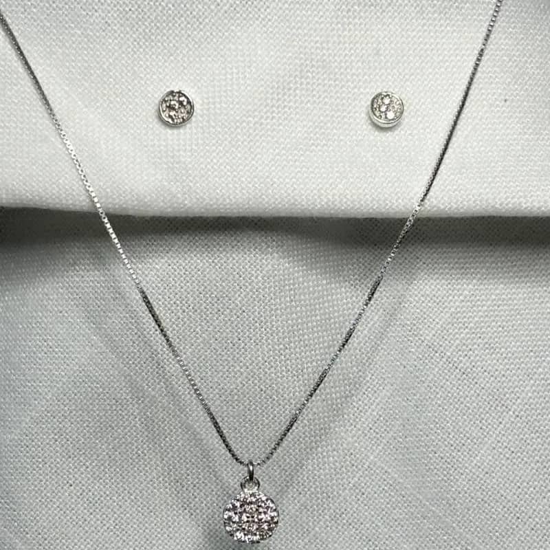 Imagem da campanha Ação entre amigos pelo Daniel da Silva Santos, esposa Vania e filhos.