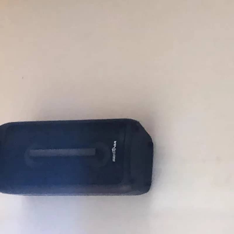 Imagem da campanha Caixa de som Britânia