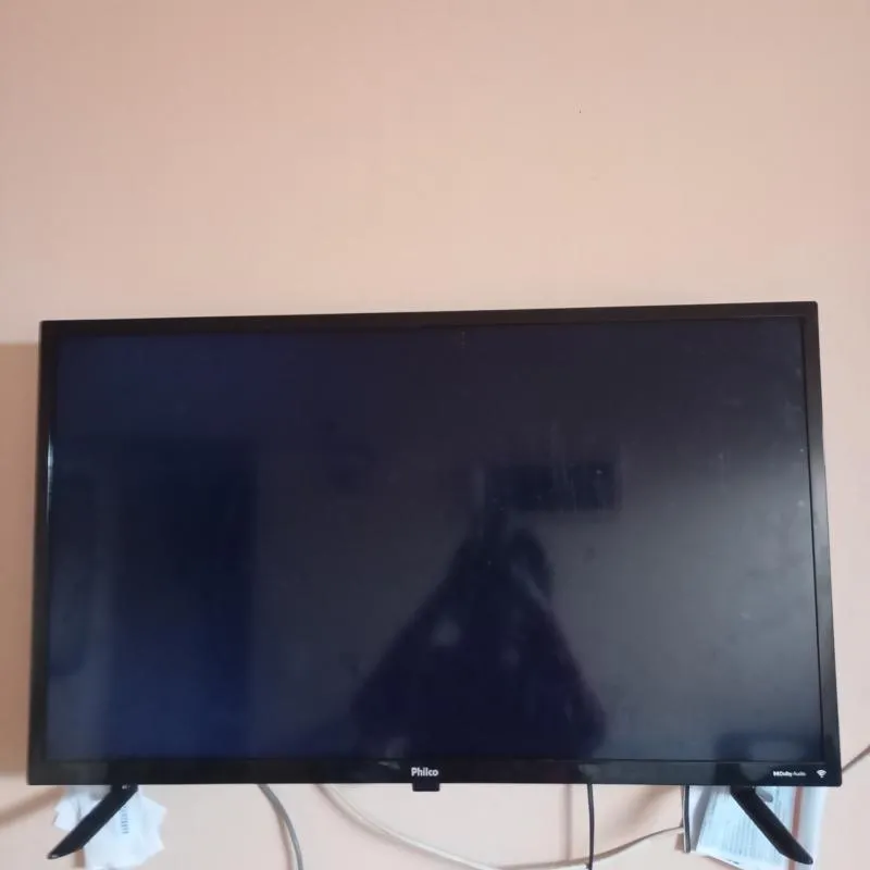 Imagem da campanha Tv 32 tem apenas 2 anos d uso.ela só está sem controle remoto mas funciona perfeitamente.