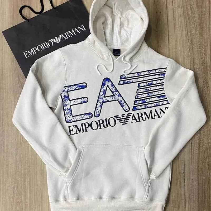 Imagem da campanha Moletom da empório Armani ou 170 reais no Pix