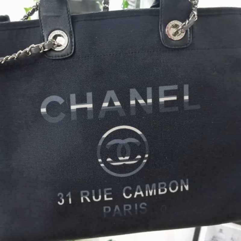 Imagem da campanha Bolsa Channel  Deauville
