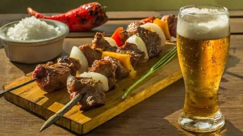 Imagem da campanha 300 no pix e 1 kit churrasco “ 1 kl de carne e 1 caixa de cerveja