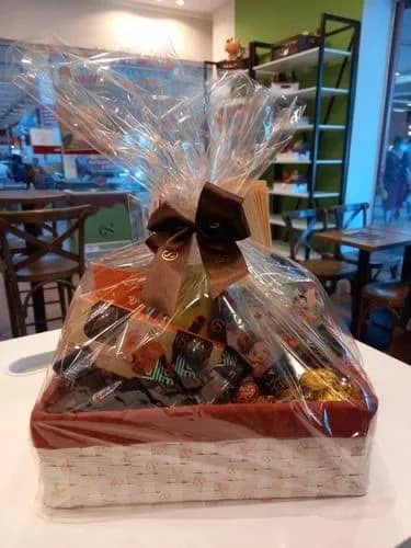 Imagem da campanha Cesta com 1kg de chocolate Cacau Show