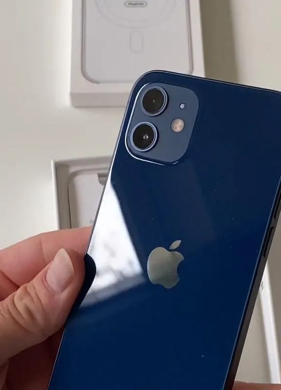 Imagem da campanha iphone 12