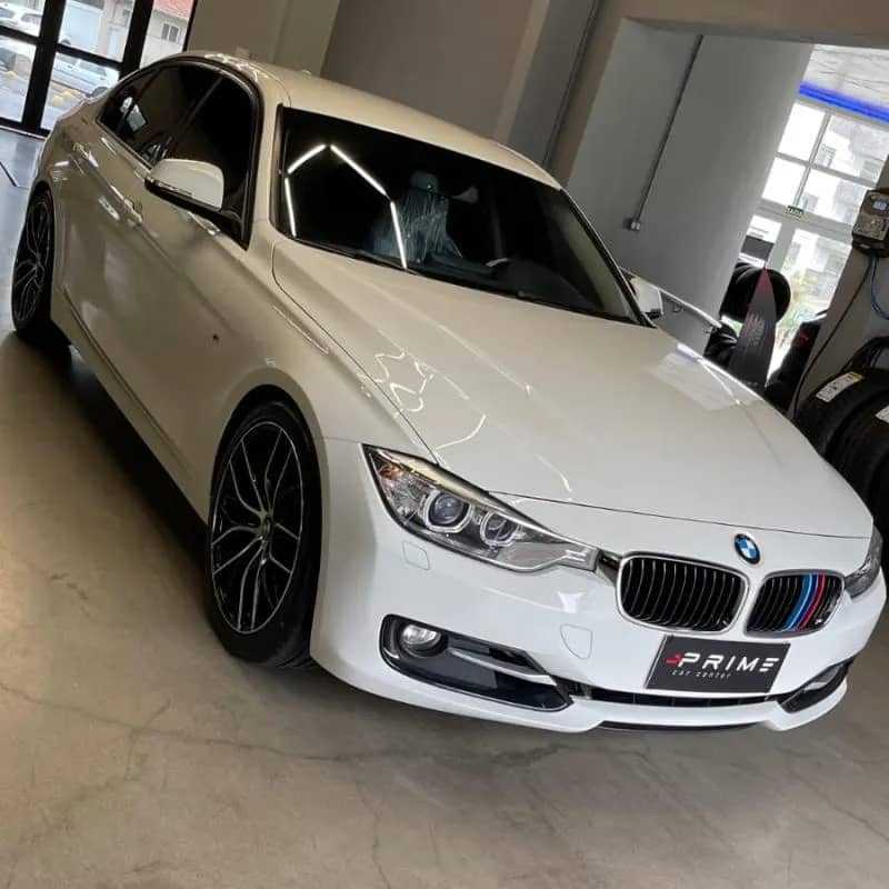 Imagem da campanha BMW 320i ou PIX de R$100.000