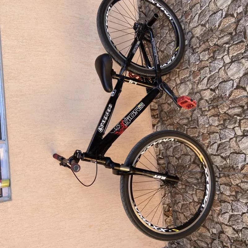 Imagem da campanha Quadro 4 Freaks ou R$1.500 no PIX