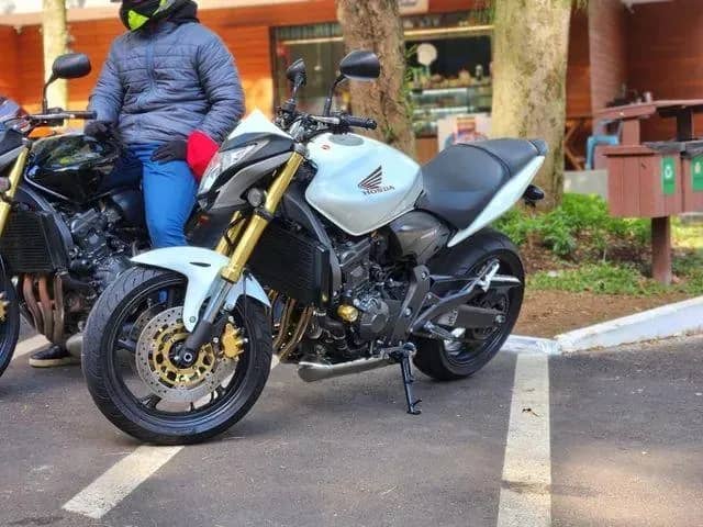 Imagem da campanha Honda Hornet 600F +5K ou R$50,000 no seu PIX!