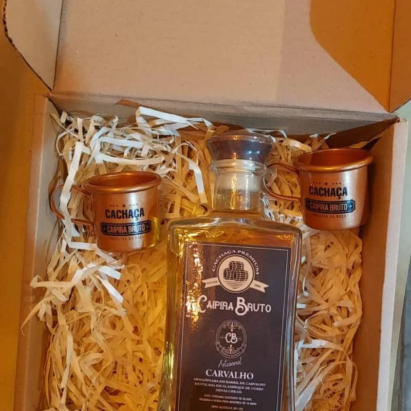 Imagem da campanha Kit Cachaça Caipira Bruto