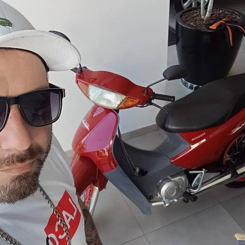 Imagem da campanha Moto Honda biz 100cc mais carteira de motorista pra moto ou R$2.500 no Pix