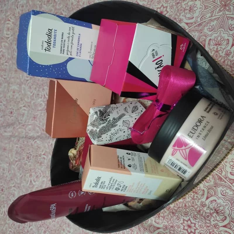 Imagem da campanha Ação Beneficiente de uma cesta de cosméticos " Etevaldo Freire"