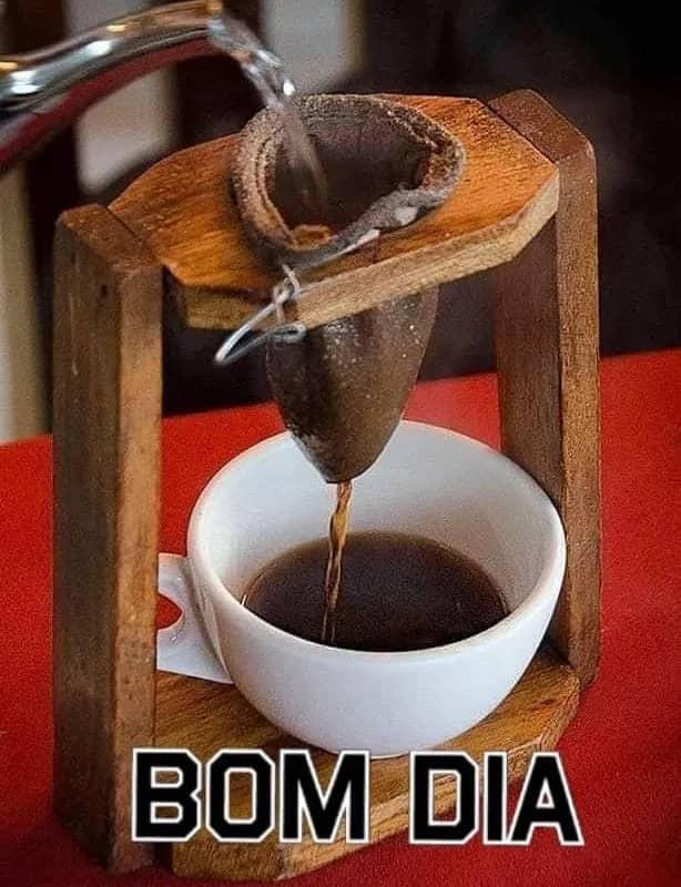 Imagem da campanha 1 perfume e um relógio