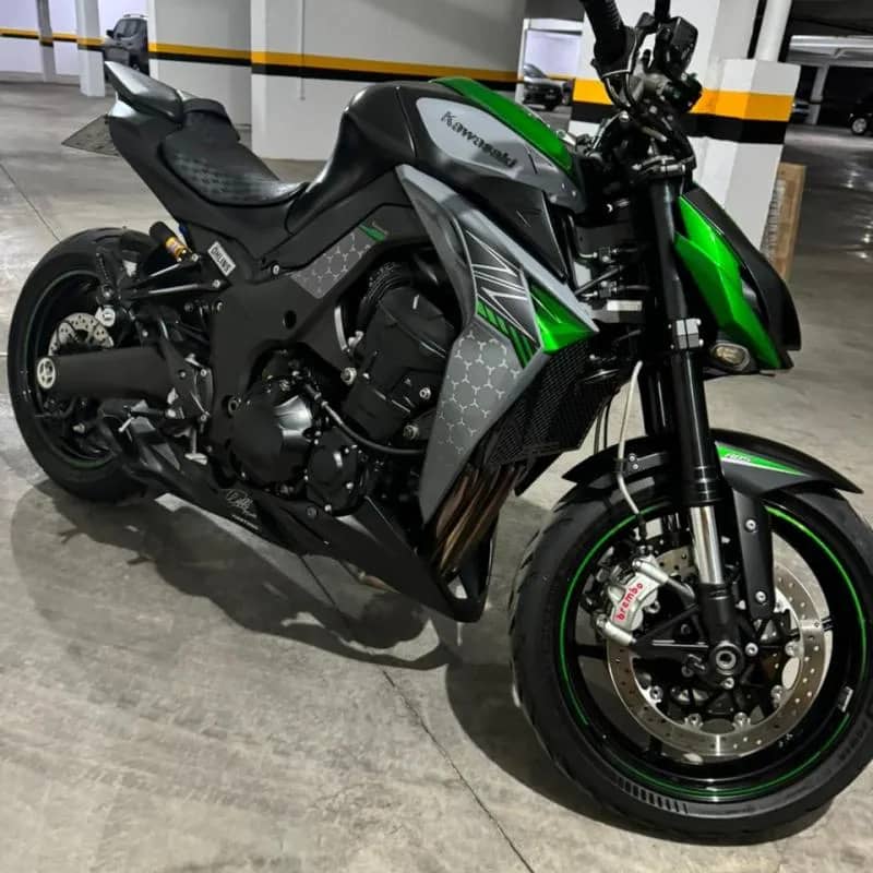 Imagem da campanha Z1000 R Edition