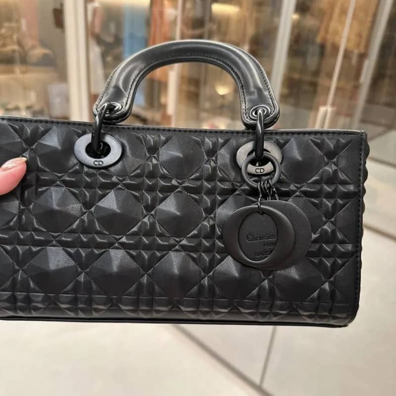 Imagem da campanha Bolsa réplica Dior