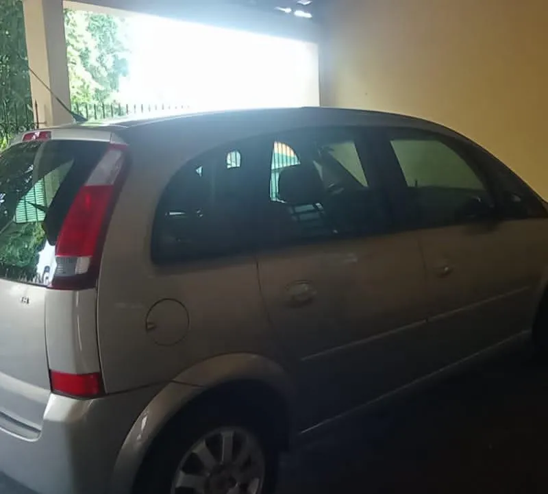 Imagem da campanha Meriva 2012 completa