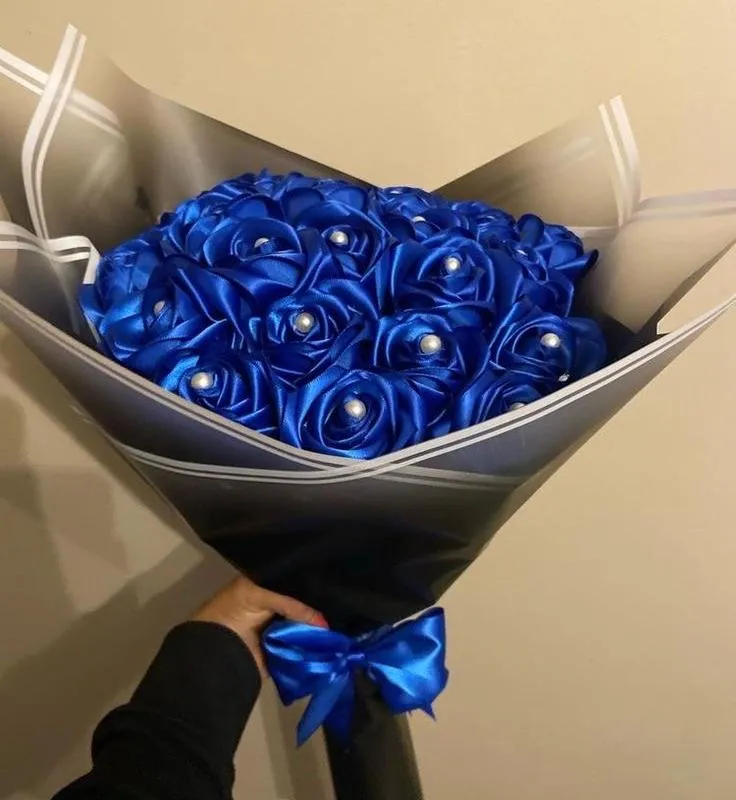 Imagem da campanha Rifa buque com 20 rosas eternas azul