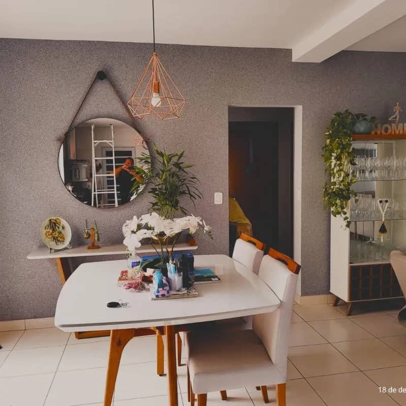 Imagem da campanha Intercâmbio da Ester