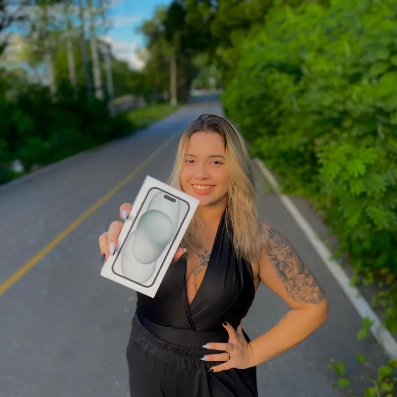 Imagem da campanha iPhone 15 ou R$4.000 na sua conta + 10 Cotas Premiadas