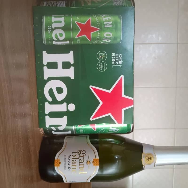 Imagem da campanha Rifo caixa de Heineken e um espumante