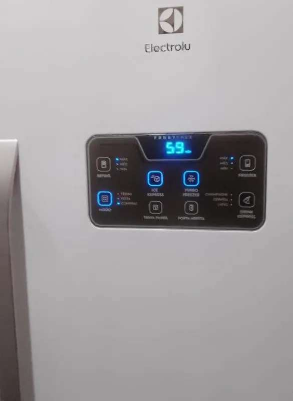 Imagem da campanha Linda ❤️ geladeira Electrolux inverse Frost Free painel digital 500litro