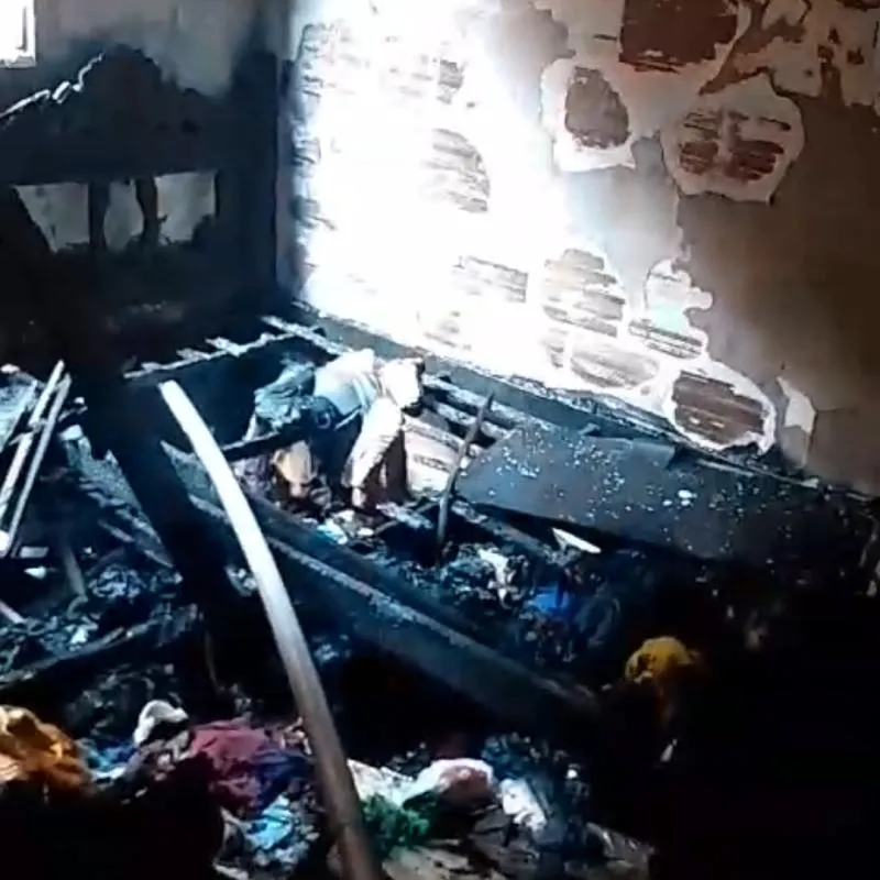 Imagem da campanha Reforma da casa que queimou !