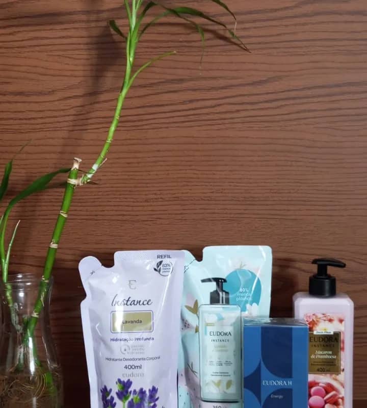 Imagem da campanha Kit com 3 hidratantes e 1 perfume masculino H, Eudora. Valor: R$3,00 no Pix.