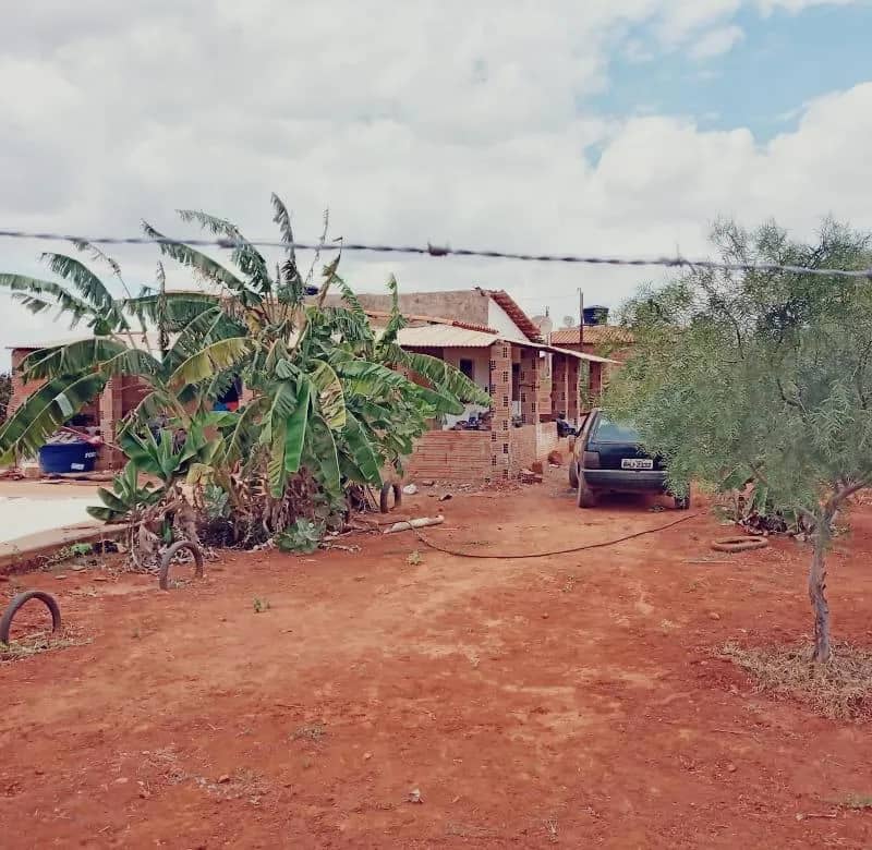 Imagem da campanha Chácara 21x36 com piscina e um carro a 3 km do centro de Canarana bahia não perca essa grande oportunidade