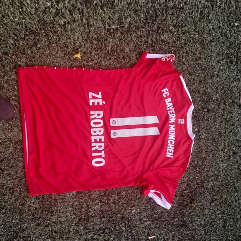 Imagem da campanha Rifa de uma camisa do Bayern Munchen  do ex jogador Zé Roberto