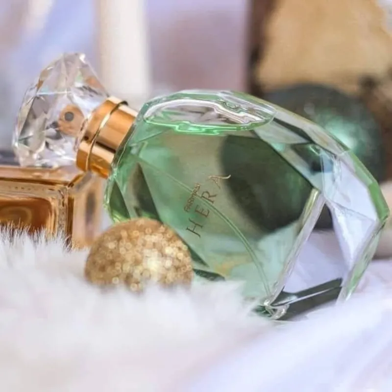 Imagem da campanha Perfume Hera Farmasi