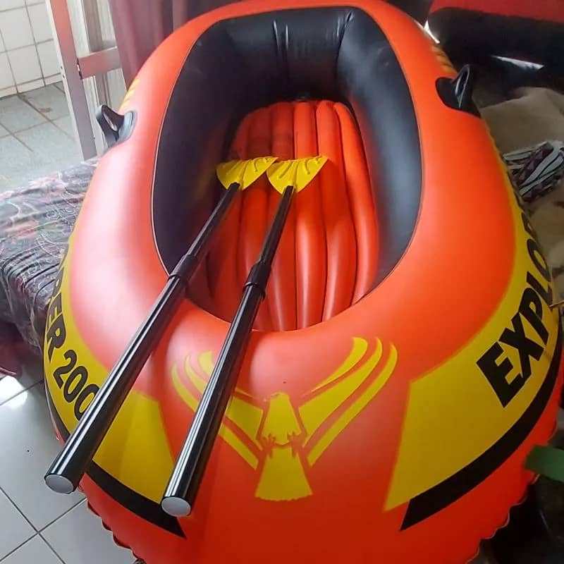 Imagem da campanha Barraca do poeta & o bote salvador