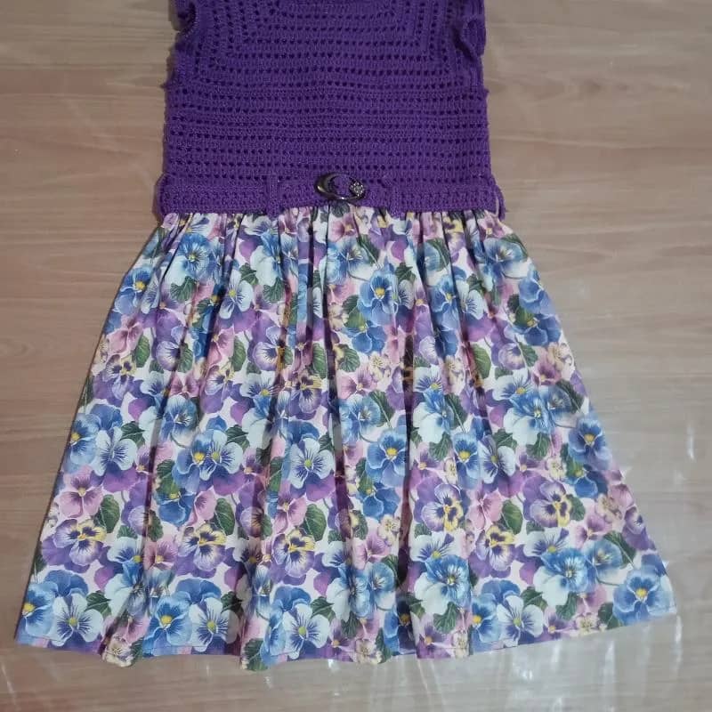Imagem da campanha Vestido infantil ( 7 anos), corpo crochê e saia tecido, cor lilás