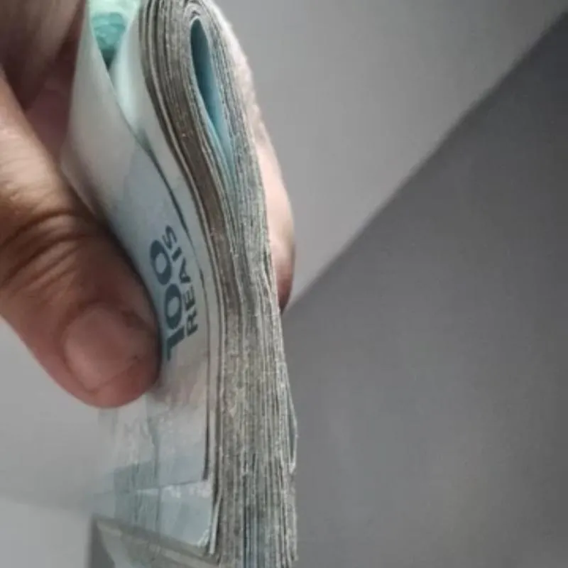 Imagem da campanha Prêmio de 500 reais Top 1 comprador ganha 100 no pix Top 2 comprador ganha 50 no pix ganhador sorteado ganha 500 no pix