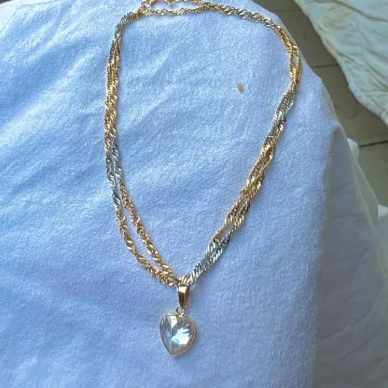 Imagem da campanha Cordão de Ouro com Pingente.