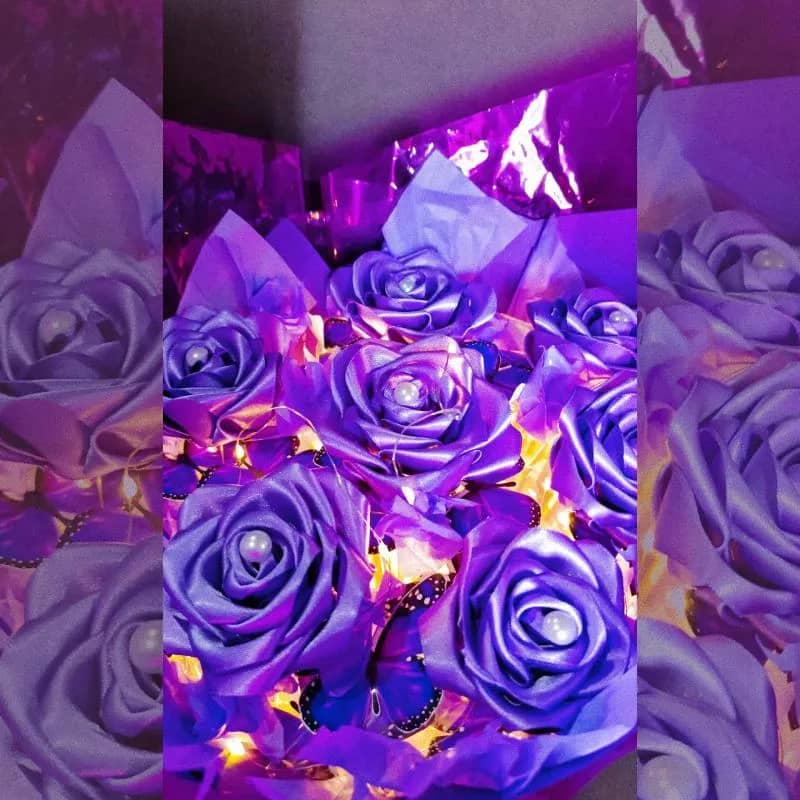 Imagem da campanha Buquê de 07 rosas e 30 borboletas iluminado