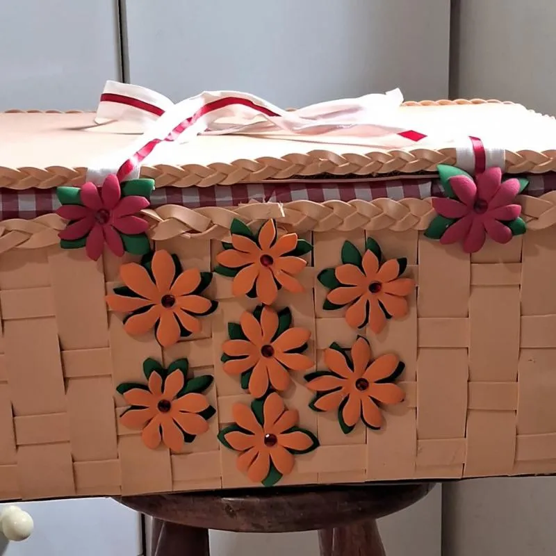 Imagem da campanha Cesta de Goloseimas solidaria do Dinso