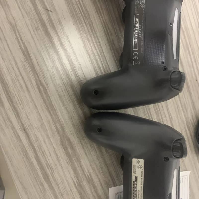 Imagem da campanha 2 Controles de PS4 Novinhos