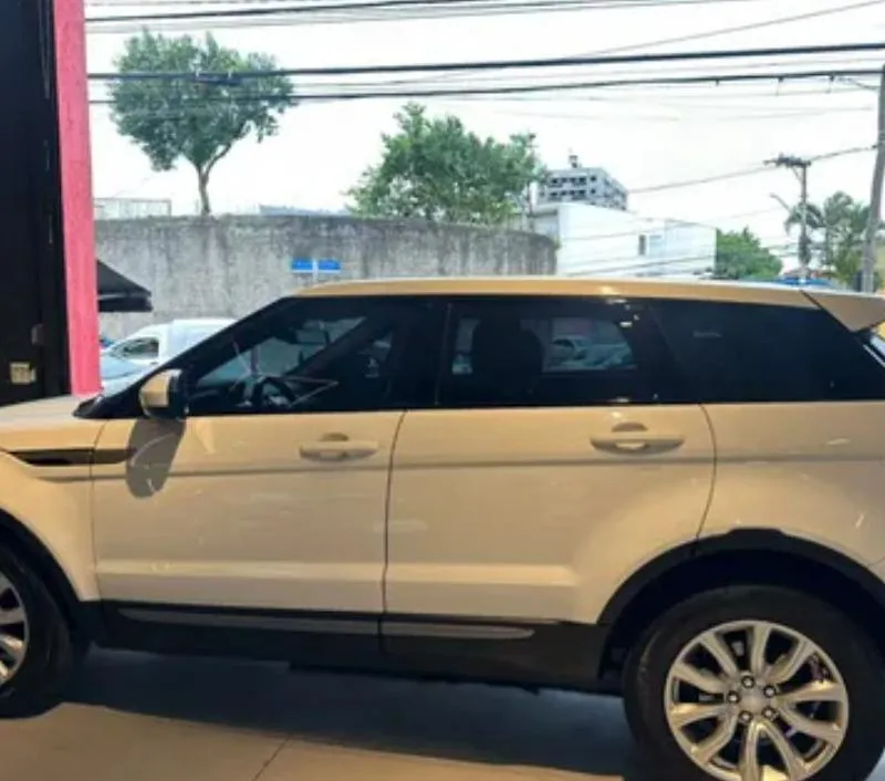 Imagem da campanha Evoque 2015 ou Pix