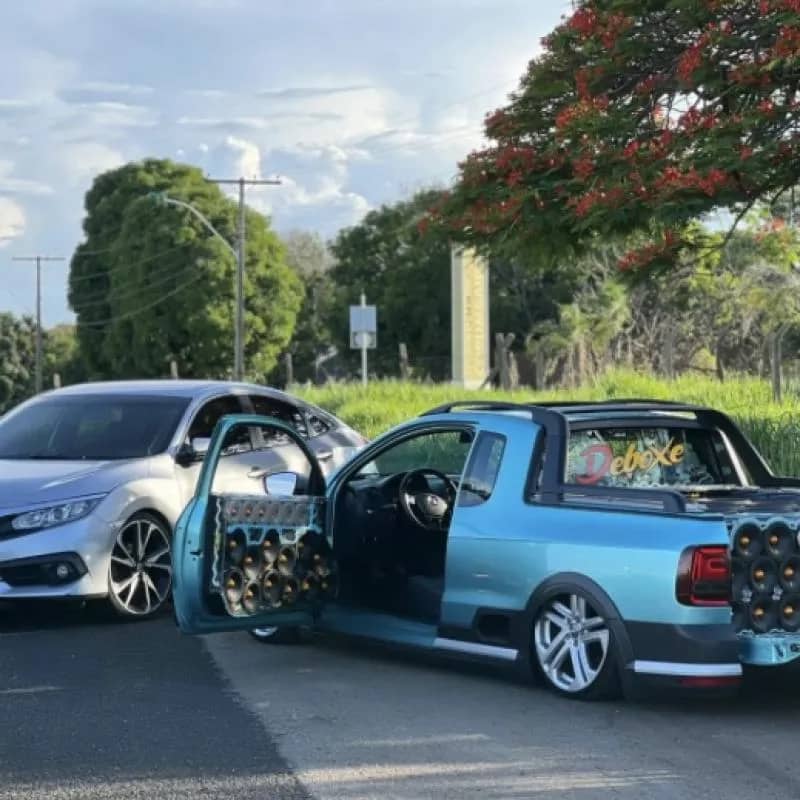 Imagem da campanha SAVA DEBOXE OU HONDA CIVIC