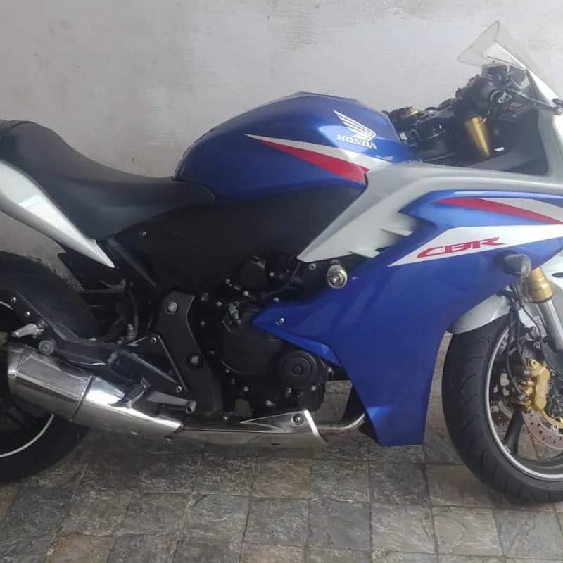 Imagem da campanha CBR 600F