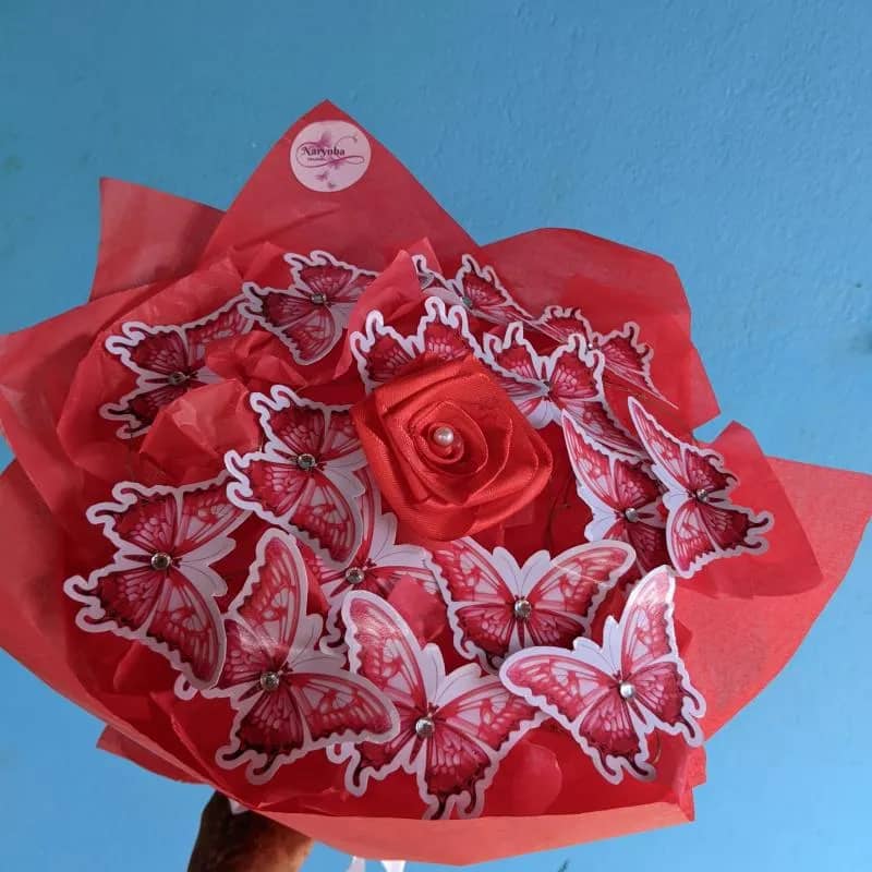 Imagem da campanha 1 buquê de borboleta P