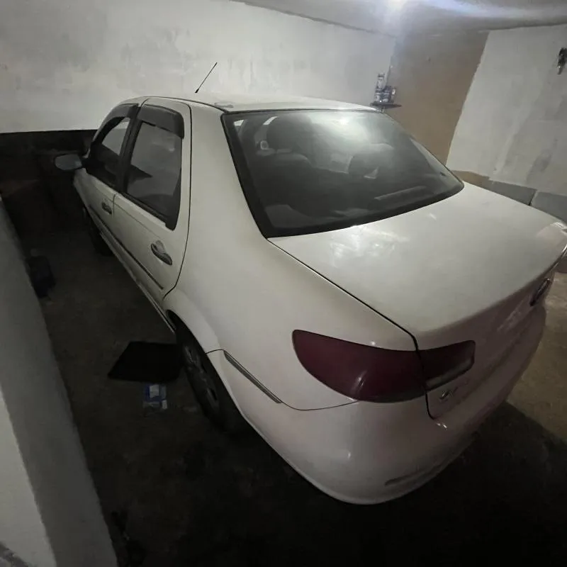 Imagem da campanha Siena 09/10 Tetrafuel completo - GNV de fábrica