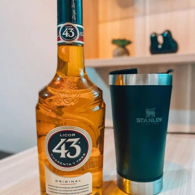 Imagem da campanha SHUCK IMPORTADOS - Inauguração