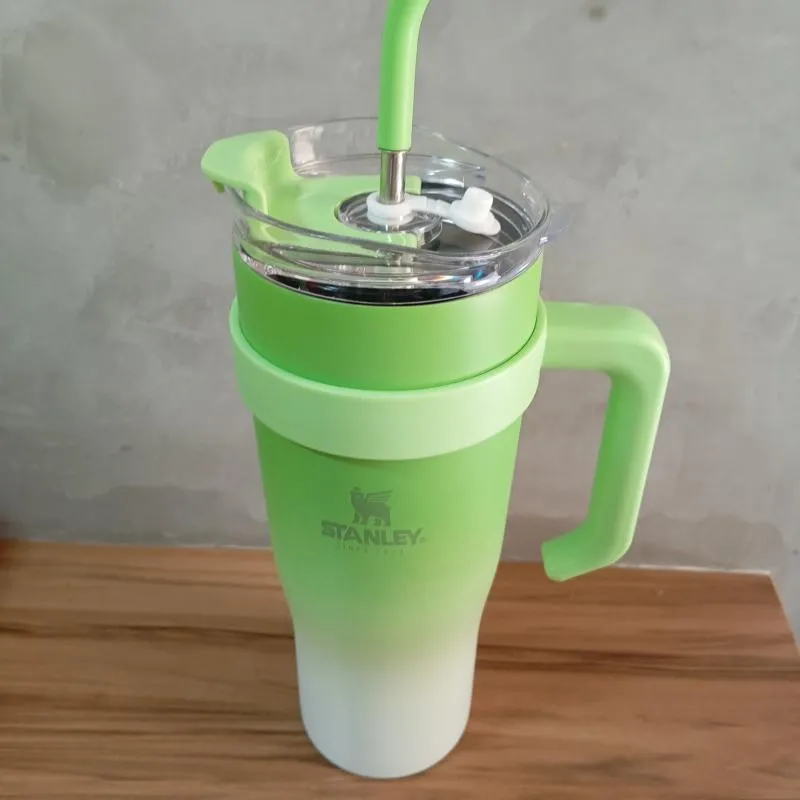 Imagem da campanha SQUEEZE 1.200 ML COPO TÉRMICO DUPLO ISOLAMENTO !