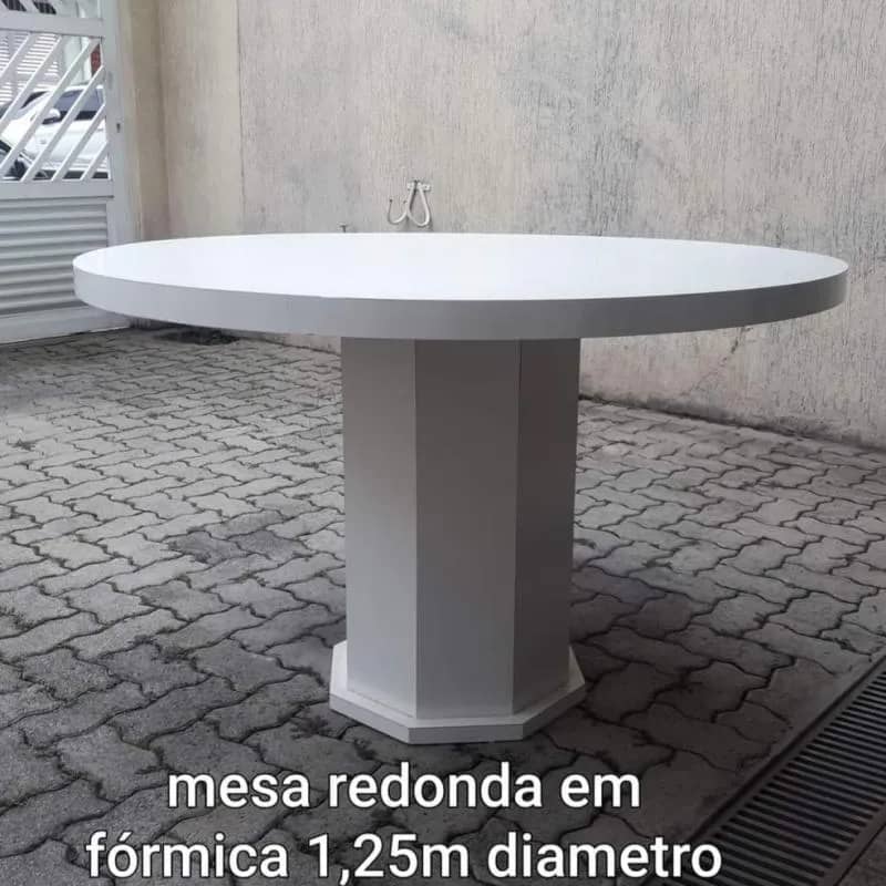 Imagem da campanha Mesa em fórmica 125 de diâmetro, pé octagonal branca