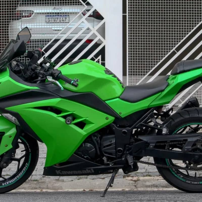 Imagem da campanha Ninja 300, papo de mudança!